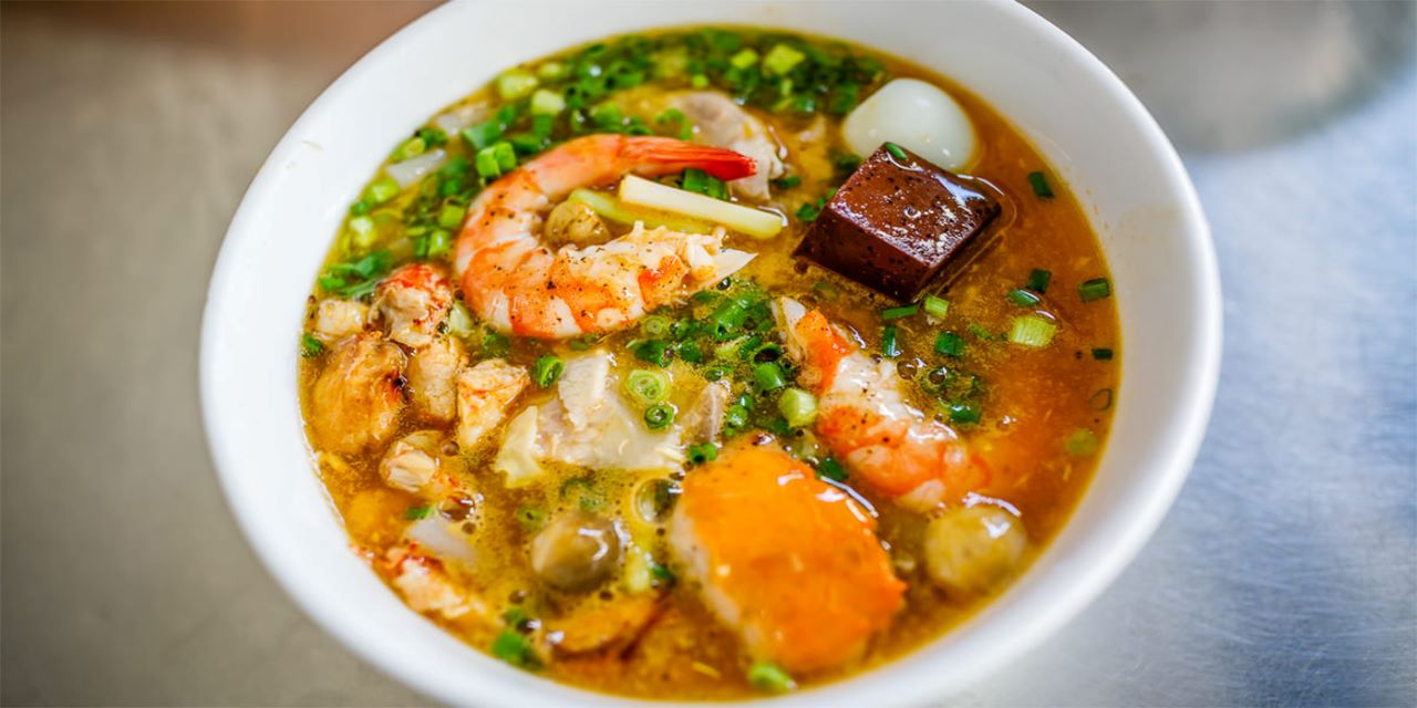 Bánh canh chả cua