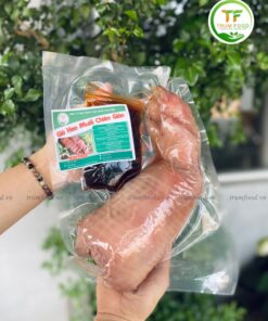 Giò heo muối chiên giòn nguyên chân